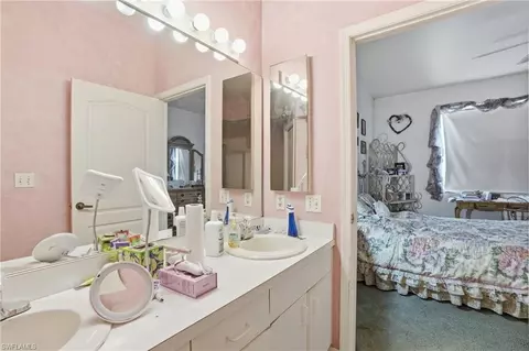 Bath - 1024 Mainsail Dr #511, Naples, FL 34114 photo 2 of 3