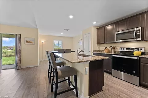 250 Lisette St, Fort Myers, FL 33913