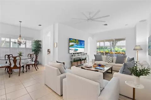 845 Vistana Cir #18, Naples, FL 34119
