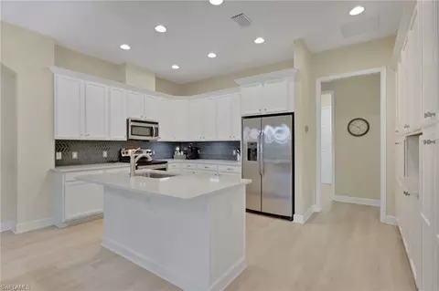 9524 Isla Bella Cir, Bonita Springs, FL 34135