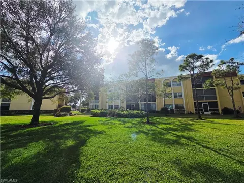 1086 Forest Lakes Dr #9207, Naples, FL 34105