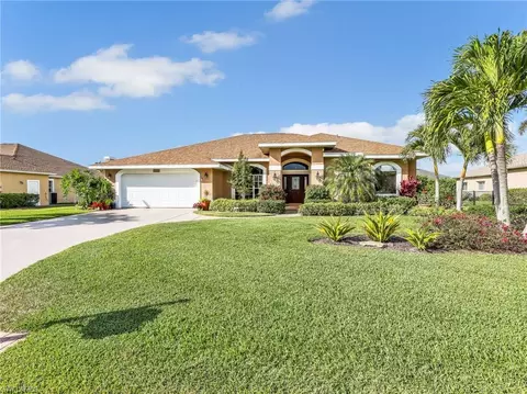 2033 Teagarden Ln, Naples, FL 34110
