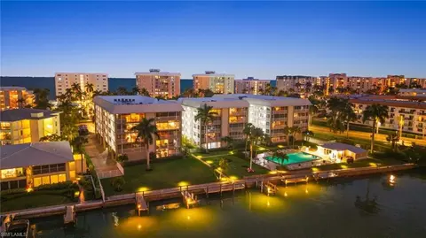 2880 Gulf Shore Blvd N #410, Naples, FL 34103