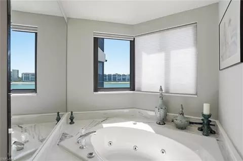 Bath - 309 La Peninsula Blvd #309, Naples, FL 34113 photo 4 of 6