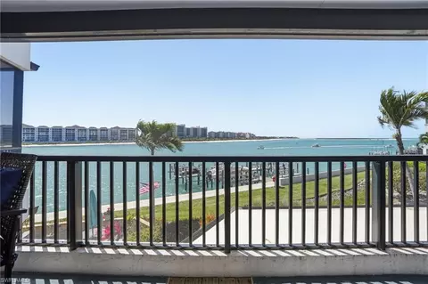 View/Area - 309 La Peninsula Blvd #309, Naples, FL 34113 photo 3 of 6