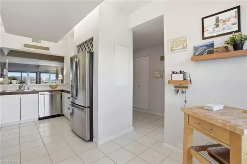 Kitchen - 309 La Peninsula Blvd #309, Naples, FL 34113 photo 1 of 1