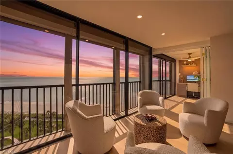 10851 Gulf Shore Dr #904, Naples, FL 34108