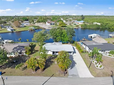 1313 Thompson St, North Fort Myers, FL 33903