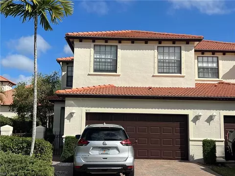 7431 Bristol Cir, Naples, FL 34120
