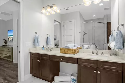 Bath - 6907 Cay Ct, Naples, FL 34113 photo 2 of 4