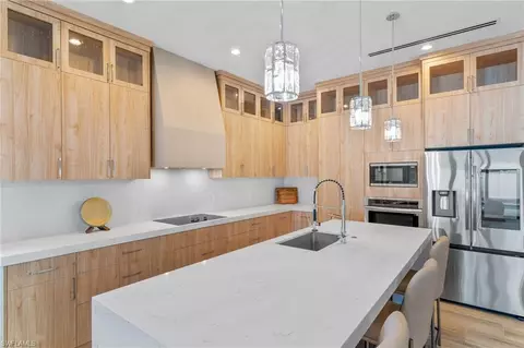 Kitchen - 653 107th Ave N, Naples, FL 34108 photo 2 of 4