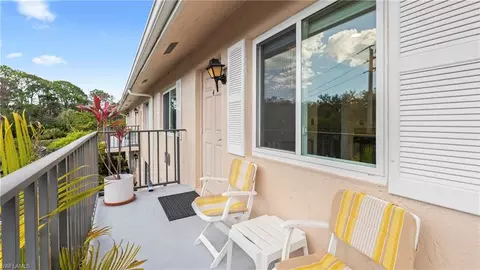 160 Palm Dr #4, Naples, FL 34112