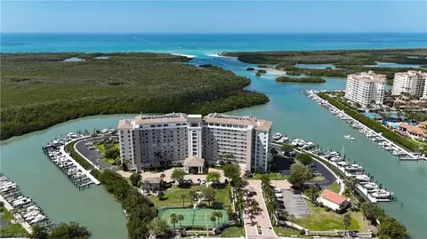 13105 Vanderbilt Dr #607, Naples, FL 34110
