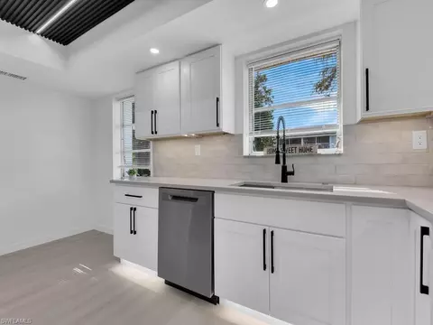 Kitchen - 4941 Aztec Cir, Naples, FL 34112 photo 4 of 4