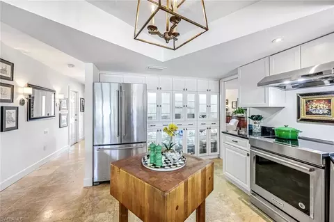 Kitchen - 87 Burning Tree Dr, Naples, FL 34105 photo 2 of 4