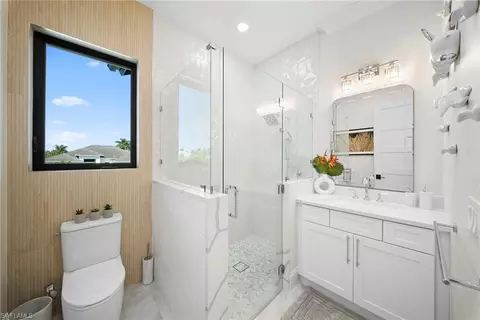 Bath - 405 Samar Ave, Naples, FL 34113 photo 3 of 5