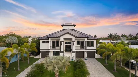 405 Samar Ave, Naples, FL 34113