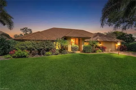 811 Pitch Apple Ln, Naples, FL 34108