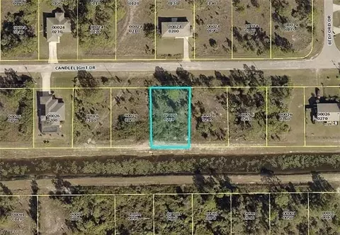 958 Candlelight Dr, Lehigh Acres, FL 33974