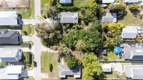 3045 Woodside Ave, Naples, FL 34112 photo 19