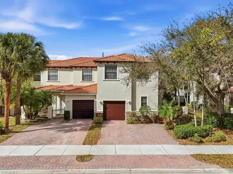 7576 Bristol Cir, Naples, FL 34120
