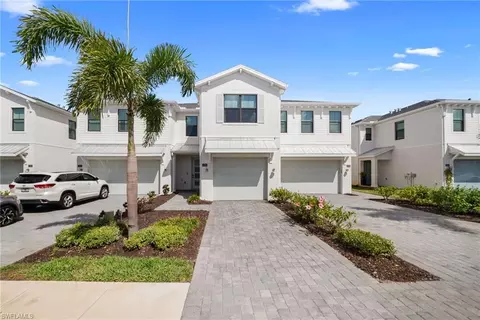 13005 Pembroke Dr, Naples, FL 34105