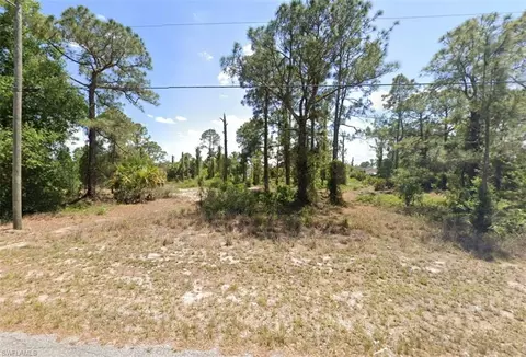 852 Carpenter St E, Lehigh Acres, FL 33974