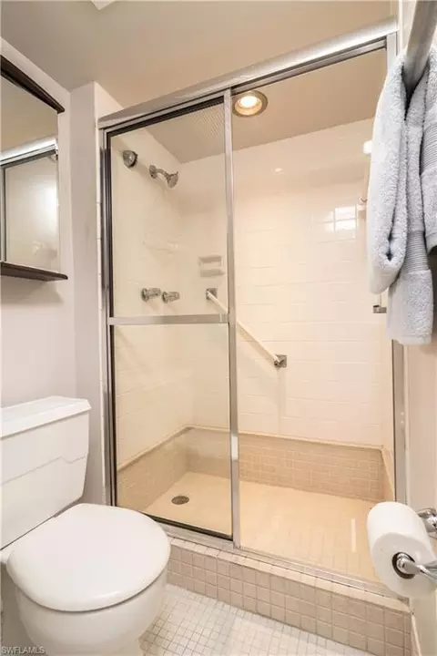 Bath - 1021 3rd St S #306, Naples, FL 34102 photo 2 of 3