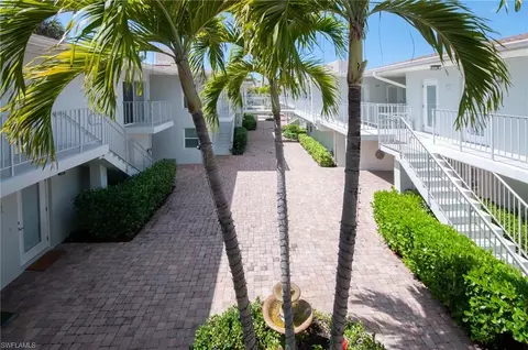 Exterior - 680 12th Ave S #680, Naples, FL 34102 photo 3 of 9