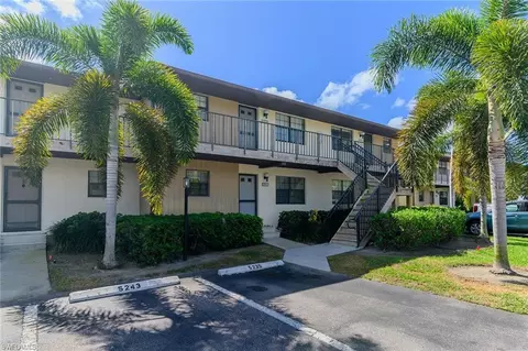 5245 Treetops Dr, Naples, FL 34113