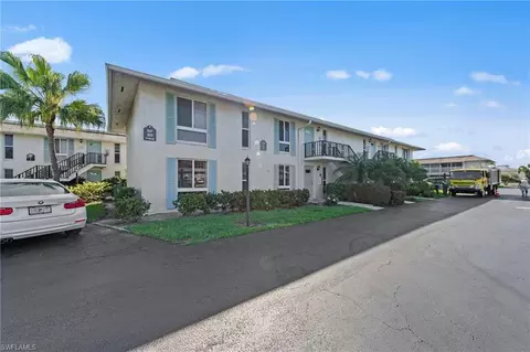 219 Palm Dr #1, Naples, FL 34112