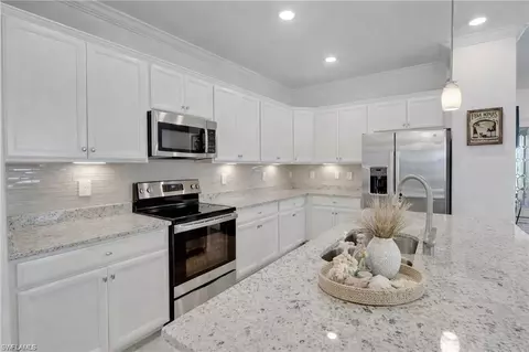 Kitchen - 17609 Ashcomb Way, Estero, FL 33928 photo 3 of 3