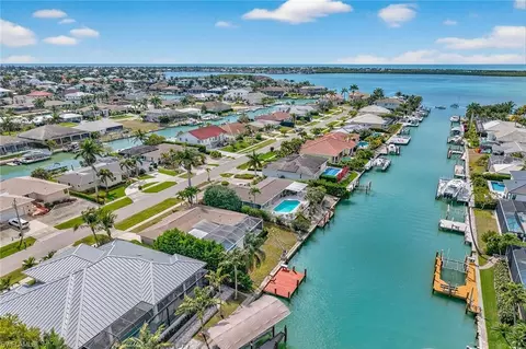 850 Perrine Ct, Marco Island, FL 34145