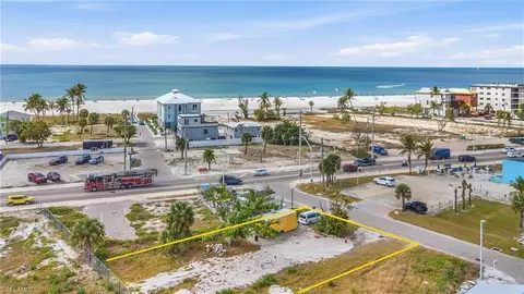 110 Mango St, Fort Myers Beach, FL 33931