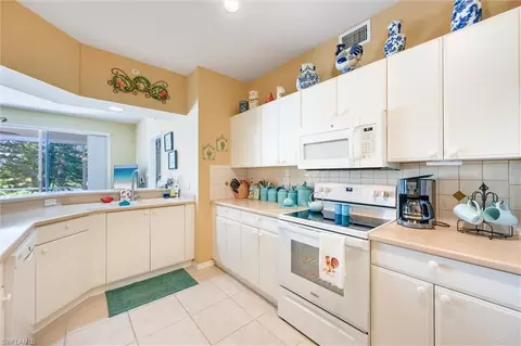 8085 Celeste Dr #811, Naples, FL 34113 photo 22