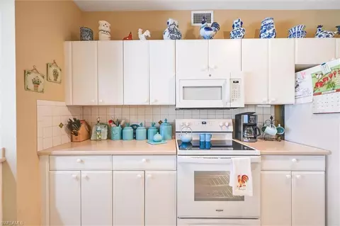 8085 Celeste Dr #811, Naples, FL 34113 photo 23