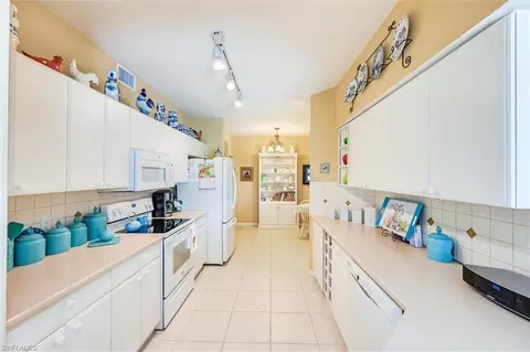 8085 Celeste Dr #811, Naples, FL 34113 photo 20