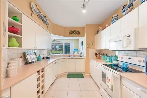 8085 Celeste Dr #811, Naples, FL 34113 photo 21