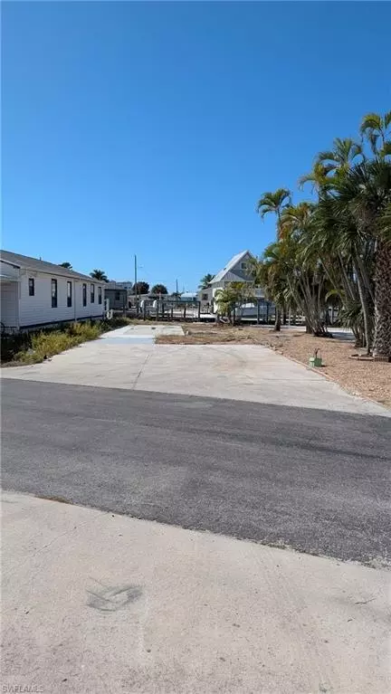58 Nancy Ln, Fort Myers Beach, FL 33931