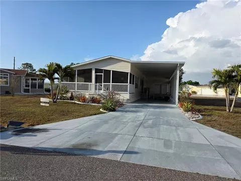 9777 Creekwood Ln, Fort Myers, FL 33905