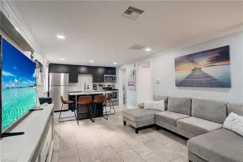 5322 Treetops Dr #I, Naples, FL 34113