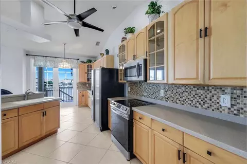 Kitchen - 183 Sunset Cay, Naples, FL 34114 photo 5 of 7