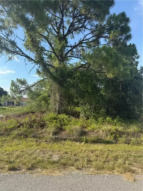 2508 53rd St SW, Lehigh Acres, FL 33976