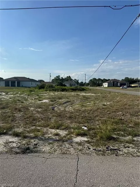2914 21st St SW, Lehigh Acres, FL 33976