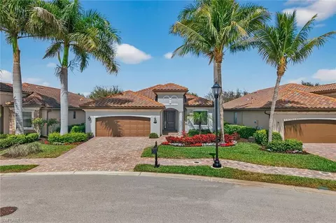 2898 Aviamar Cir, Naples, FL 34114