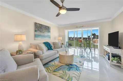 9 High Point Cir N #203, Naples, FL 34103