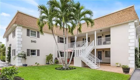 940 3rd St S #201, Naples, FL 34102