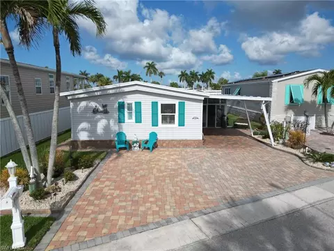 17600 Peppard Dr, Fort Myers Beach, FL 33931