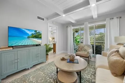 53 High Point Cir W #107, Naples, FL 34103