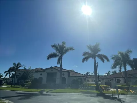 15126 Palmer Lake Cir #205, Naples, FL 34109